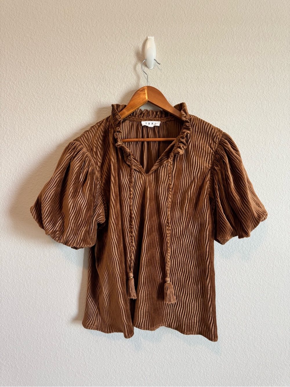 THML Brown Corduroy Preppy Puff Sleeve Ruffle Split Neck Tassel Top SIze Medium